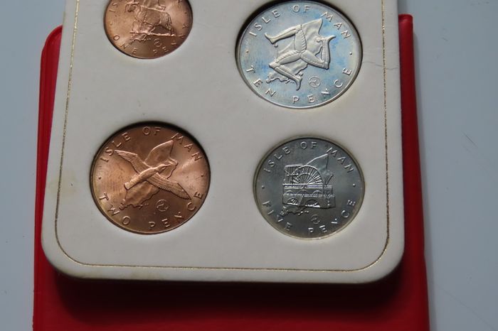Isle of Man decimal coin set 1979 | Pobjoy Mint 6 coins in wallet with card