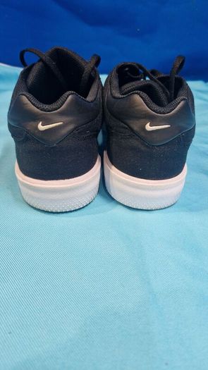 Nike Court Classic