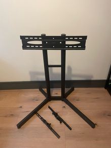 Heavy duty TV Stand and Samsung TV