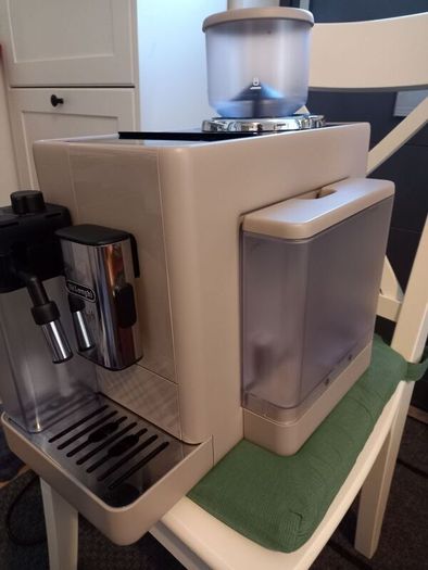 Delonghi Coffee Machine Rivelia -  Beige