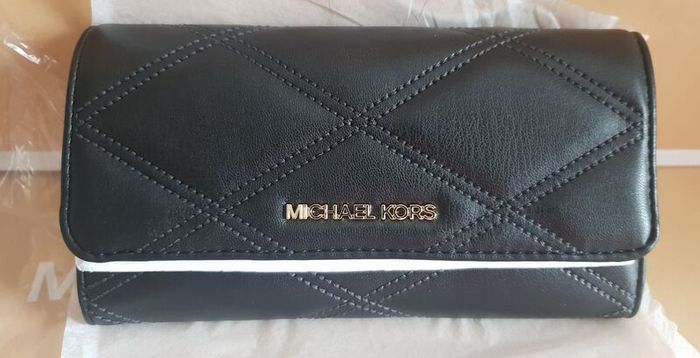 New Michael Kors Wallet
