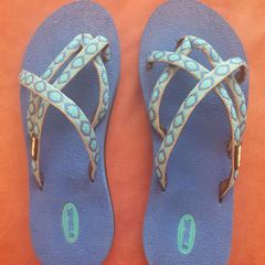 Teva flip-flops, UK4