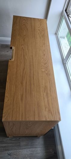 Tv Table like new, perfect condition very fancy!!!