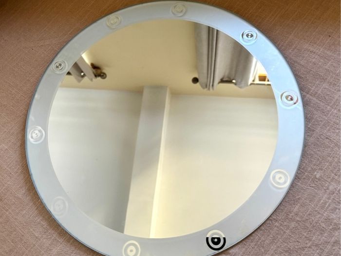 Round Mirror