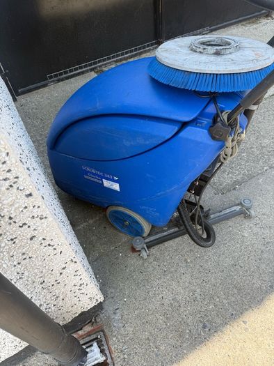 Floor cleaner