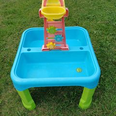 Water and sand table