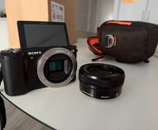 Sony a5000 and 16-50mm Lens