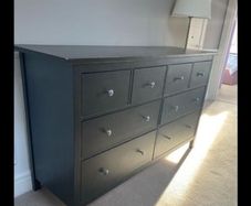 chest of drawers