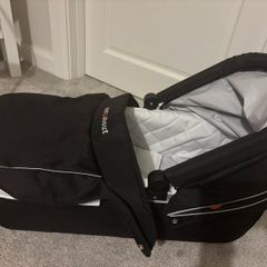 Out n about single carrycot bassinet