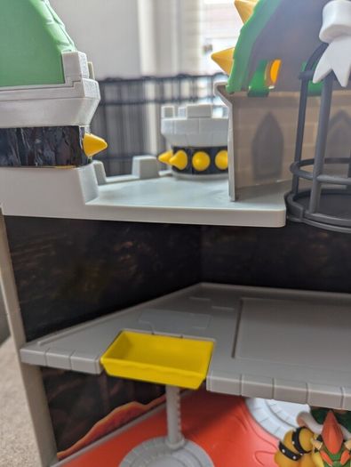 Nintendo Super Mario Deluxe Bowser Castle Playset