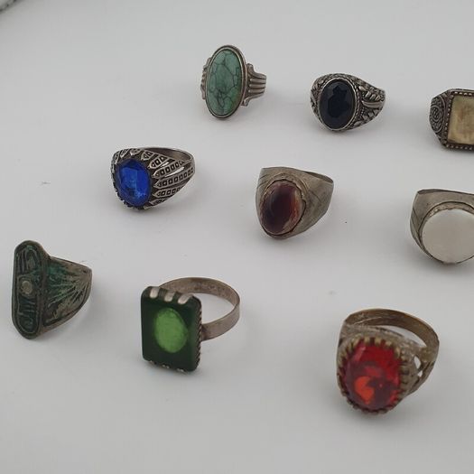 15 Old Fashioned Brass Rings Rustic Decorative Jewellery Lot