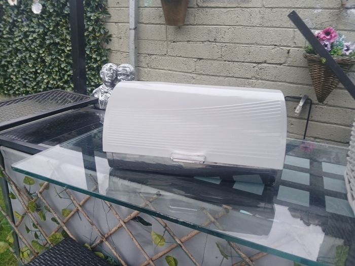 bread bin