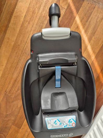 Maxi Cosi car seat & Easyfix base