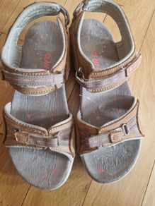 Hi-Tec Sandals size 4