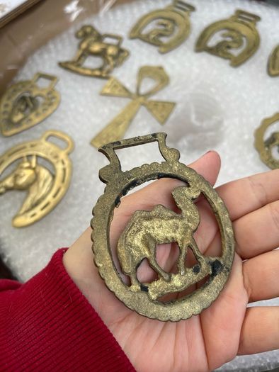 10 antique vintage horse brass