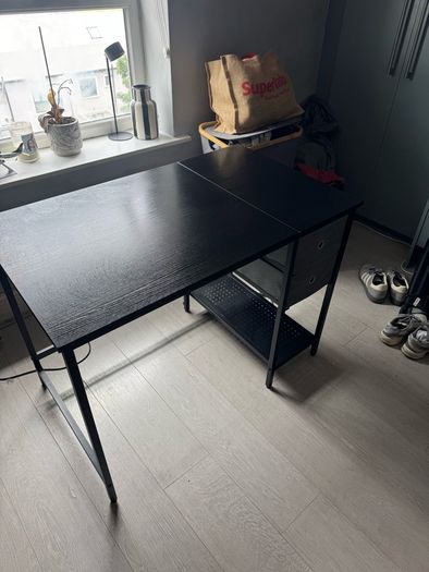 Desk with 2 Drawers