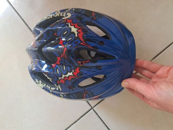 Kids bike helmet & stabilisers