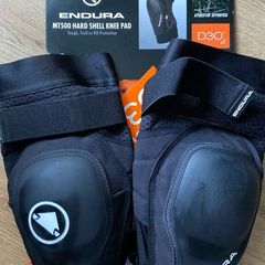 Endura Hard Shell Knee Pads MT500 P30