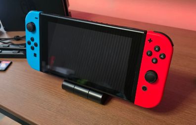 Nintendo Switch 32GB Console + Dock, Controller, Charger + Case + 2 Games
