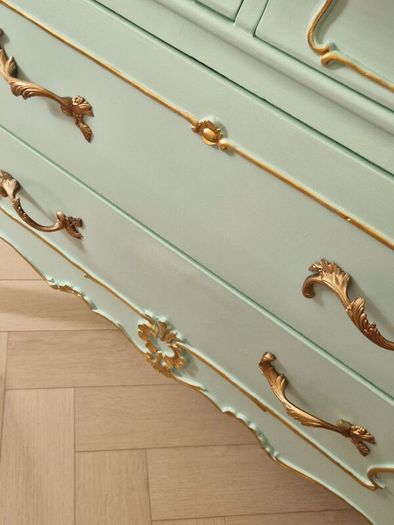 Chest of Drawers