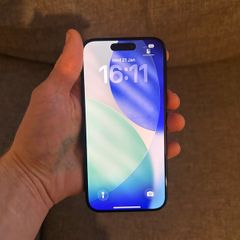 iPhone 15 pro blue titanium 128gb unlocked, battery percentage 93%
