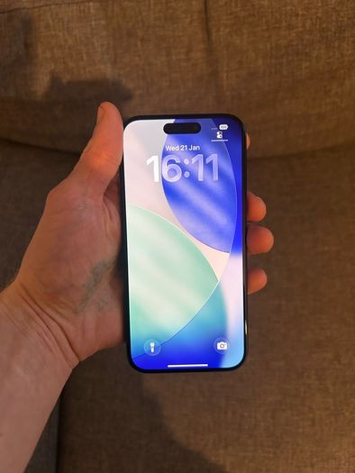 iPhone 15 pro blue titanium 128gb unlocked, battery percentage 93%