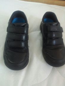 Clarks black velcro close shoes back to school size 1