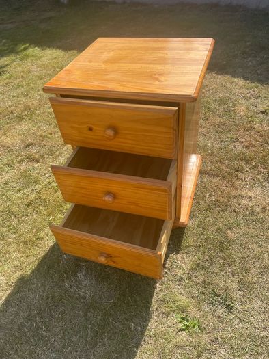 pine 3-Drawer bedside locker