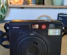 Leica Sofort Instant Camera