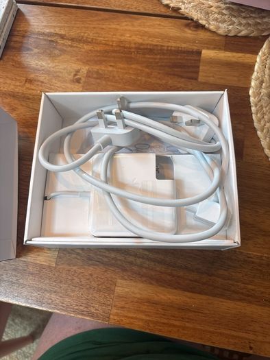 Apple 85W MagSafe Power Adapter