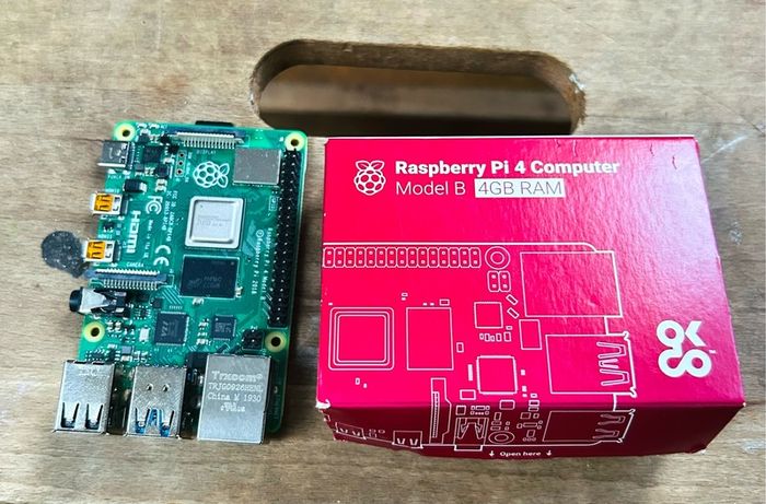 Raspberry Pi 4 Computer
