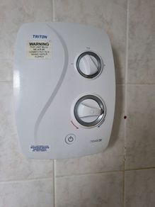 Triton NovelSR pump shower