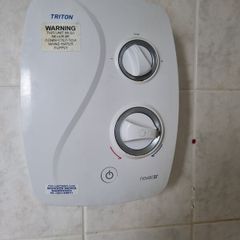 Triton NovelSR pump shower