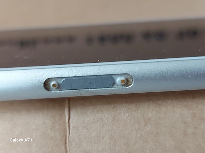 Sony Xperia,Large Screen White Mobile Phone, Pattern Locked, Excellent cosmetic condition, for parts or repair