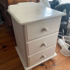 pair of bedside lockers