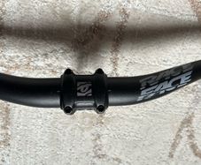 Race Face Chester 35 Riser 780mm Handlebar with 40mm stem