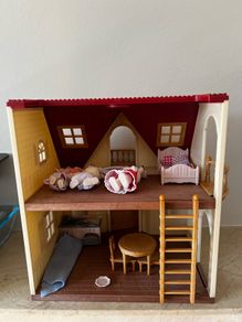 Sylvanian Families House and Chocolate Rabbit Family