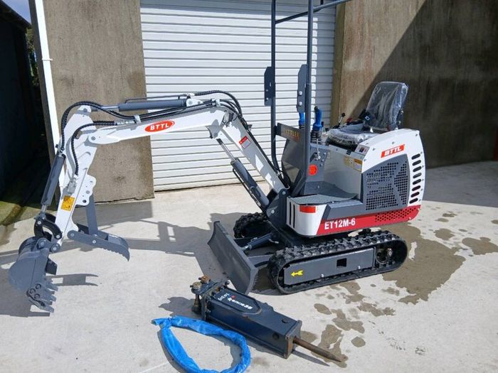 New 1.2 mini digger