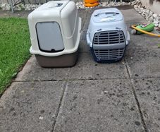 cat litter box and cat carrier box