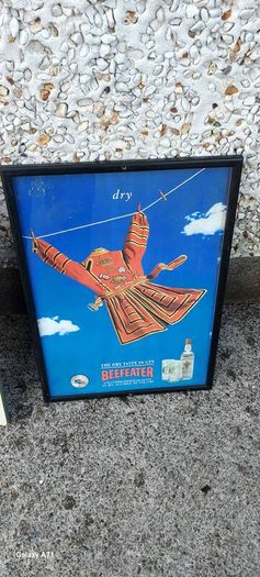 Beefeater advertising frame picture,buyer collects or pays postage thank you, see pictures for condition, sold as is.