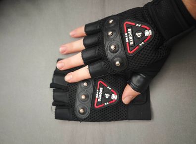 Sports gloves