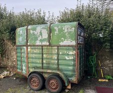 Vintage horse box, towing ok, needs new floor