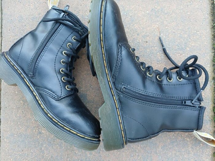 kids doc martens