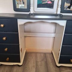 MUST GO!Chest of drawers and vanity