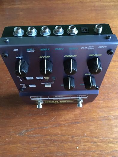 Akai Head Rush E2