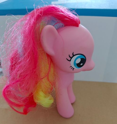 My Little Pony Pinkie Pie figure from Hasbro 2010