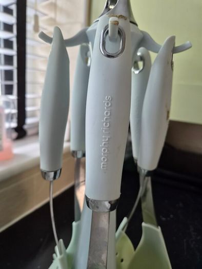 Morphy Richards utensil set