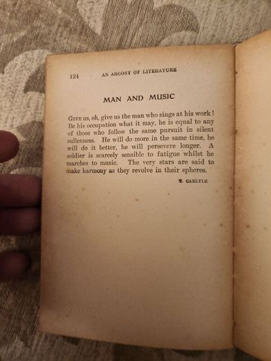 An Argosy Of Litrature. By William Magennis. Published By The Educational Company Of Ireland Limited. 1920s Hardback In Fair Condition. See Photos For Same.