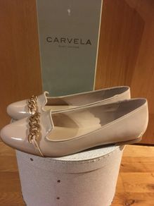 CARVELA Nude Patent Flats 40 New  /   Kurt Geiger Gold Chain Loafers
