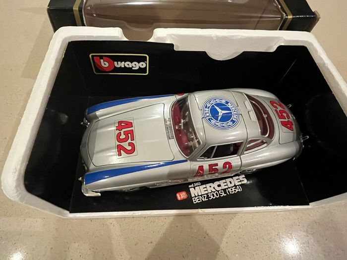 Mercedes 300 SL Gullwing 1/18 Burago
